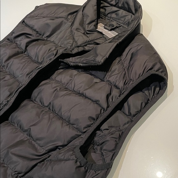Michael Kors Quilted Puffer Vest - Picture 8 of 9